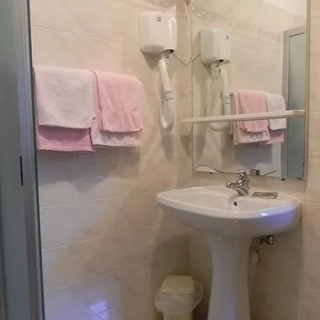 Nuoitas Hotel 3*